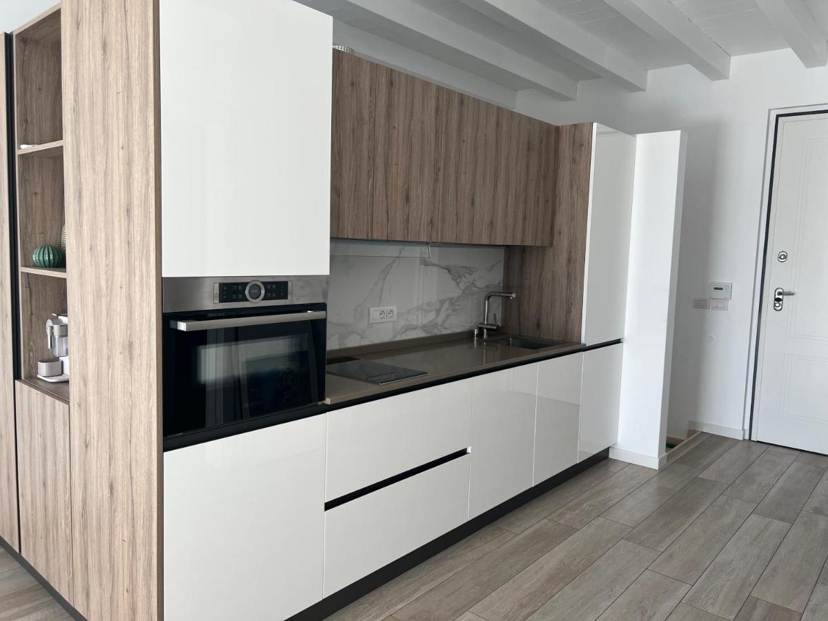 Paganini Suites And Apartments Sirmione Luaran gambar