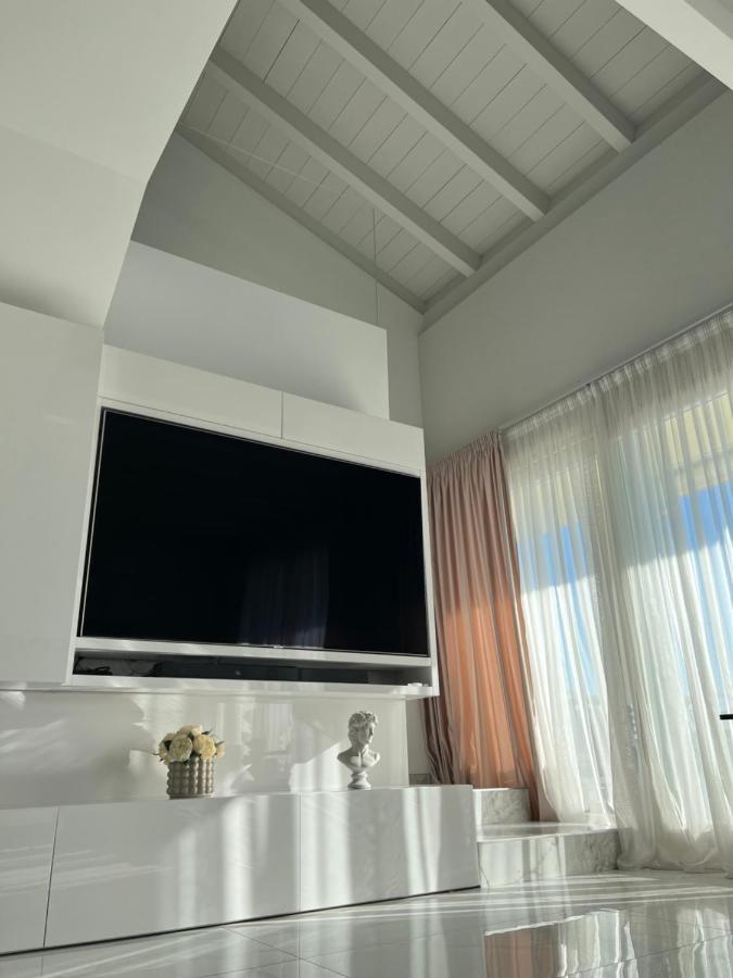 Paganini Suites And Apartments Sirmione Luaran gambar