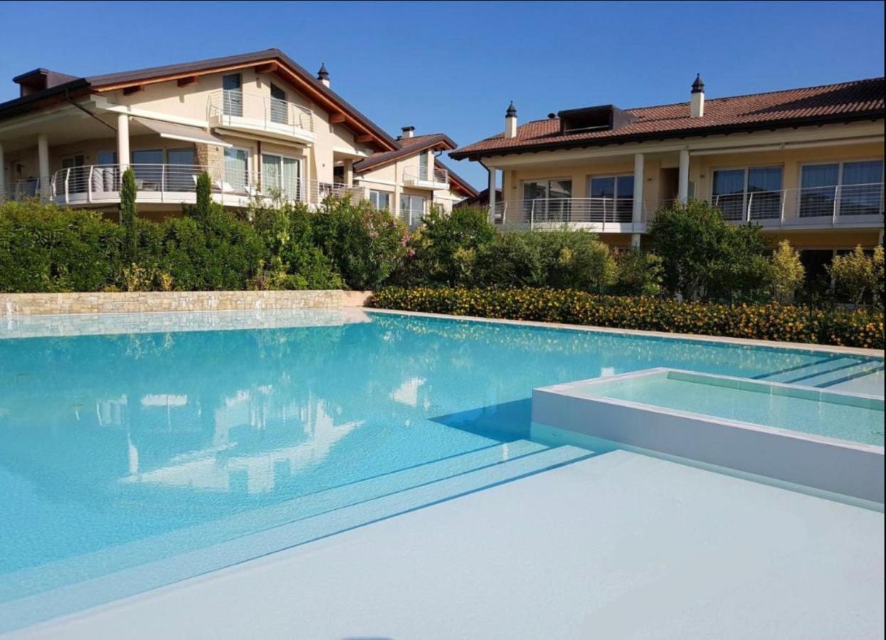 Paganini Suites And Apartments Sirmione Luaran gambar