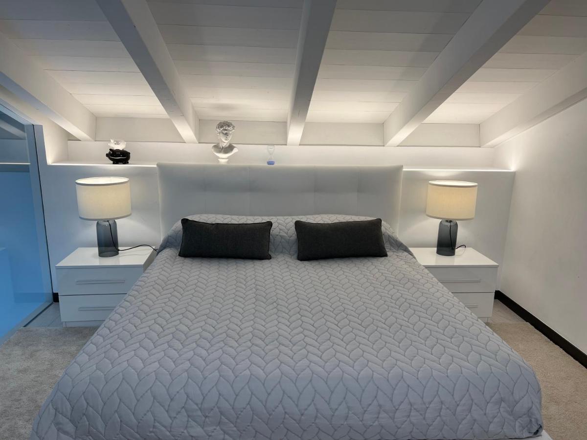 Paganini Suites And Apartments Sirmione Luaran gambar