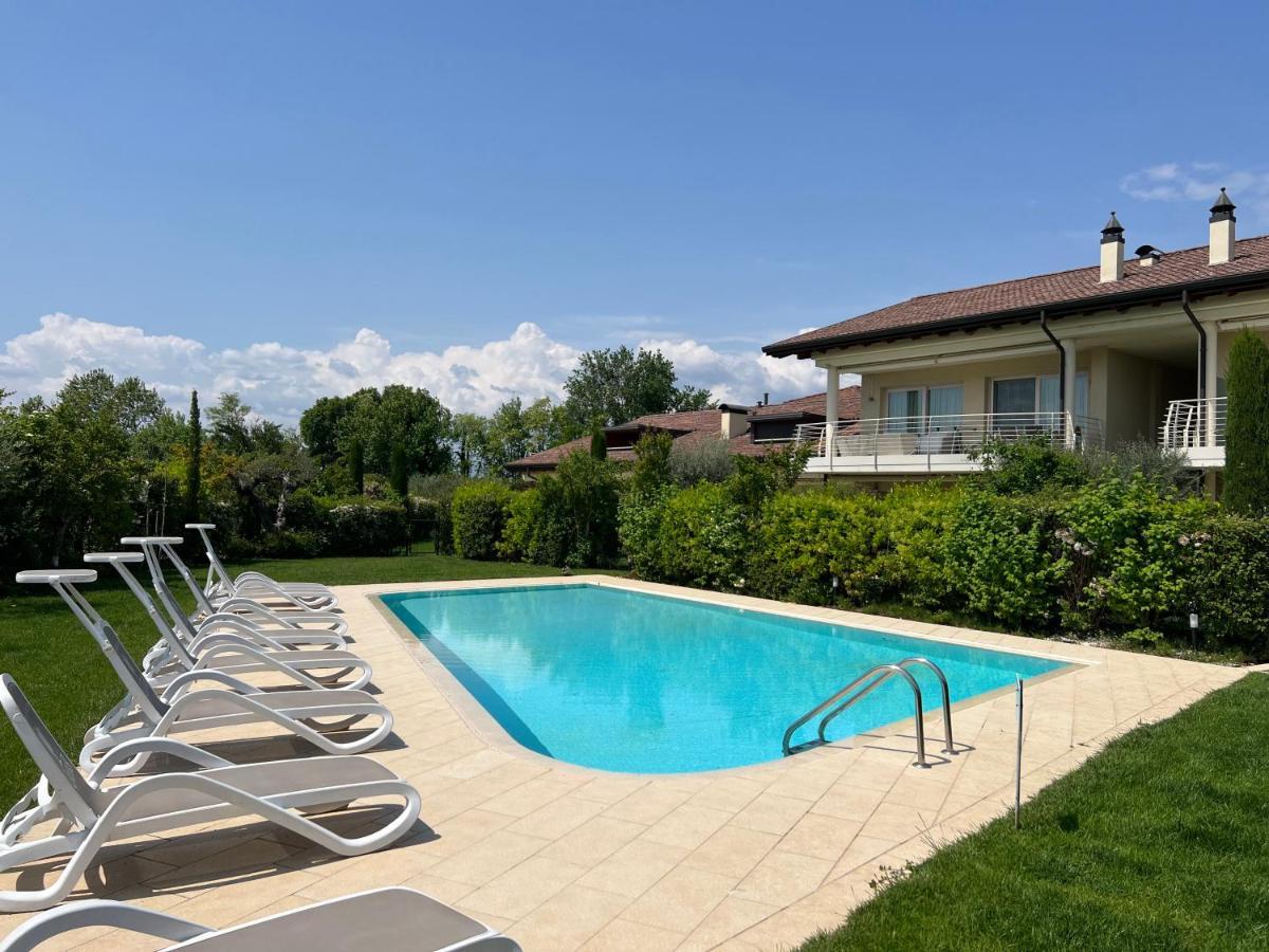 Paganini Suites And Apartments Sirmione Luaran gambar