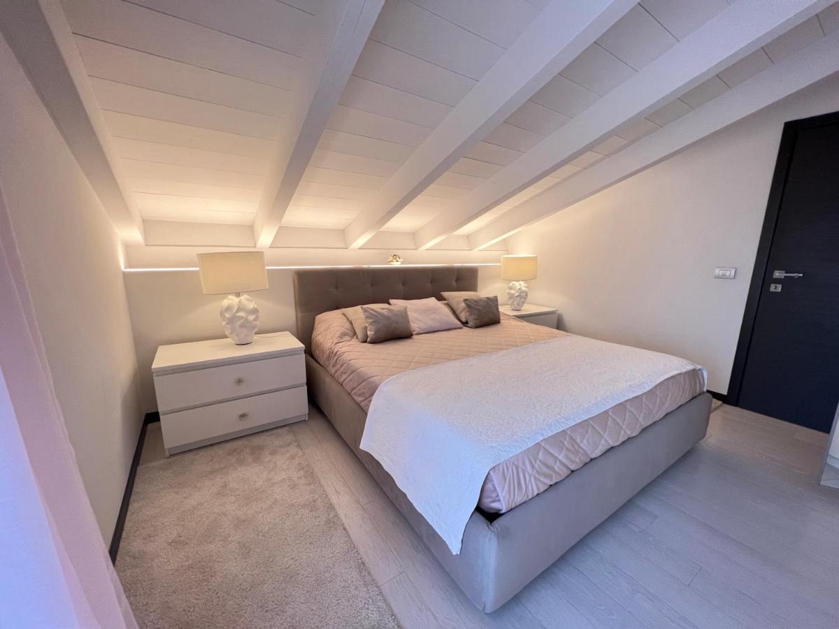 Paganini Suites And Apartments Sirmione Luaran gambar