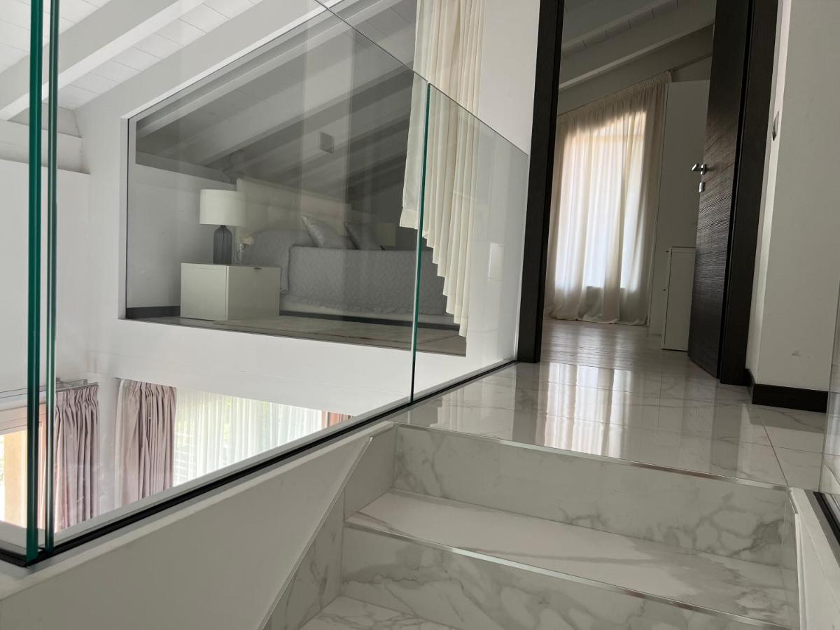 Paganini Suites And Apartments Sirmione Luaran gambar