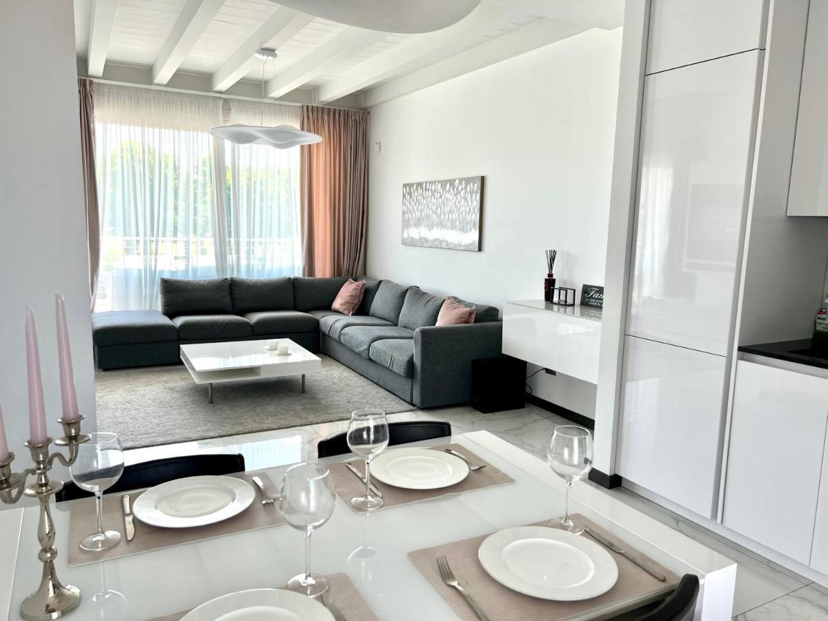 Paganini Suites And Apartments Sirmione Luaran gambar