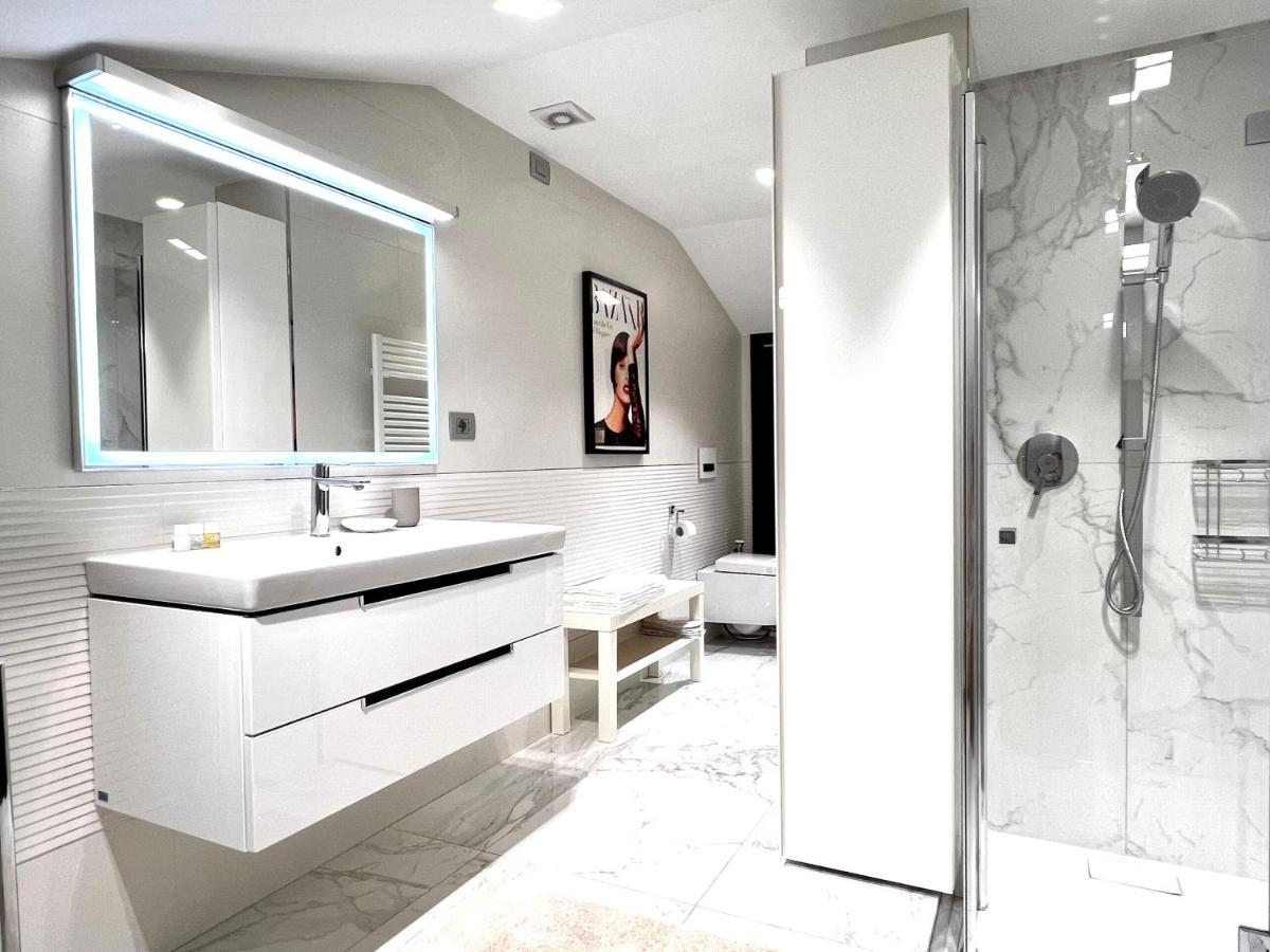 Paganini Suites And Apartments Sirmione Luaran gambar