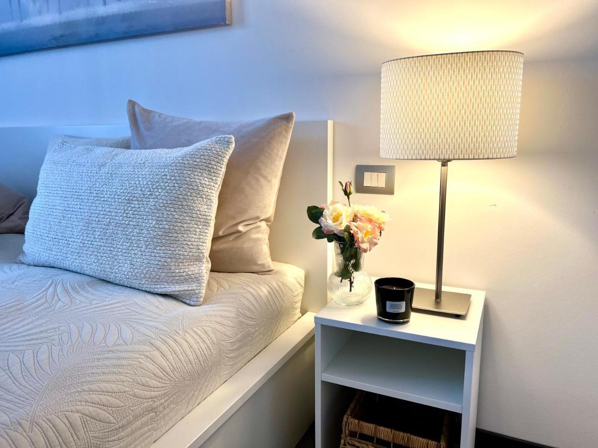 Paganini Suites And Apartments Sirmione Luaran gambar