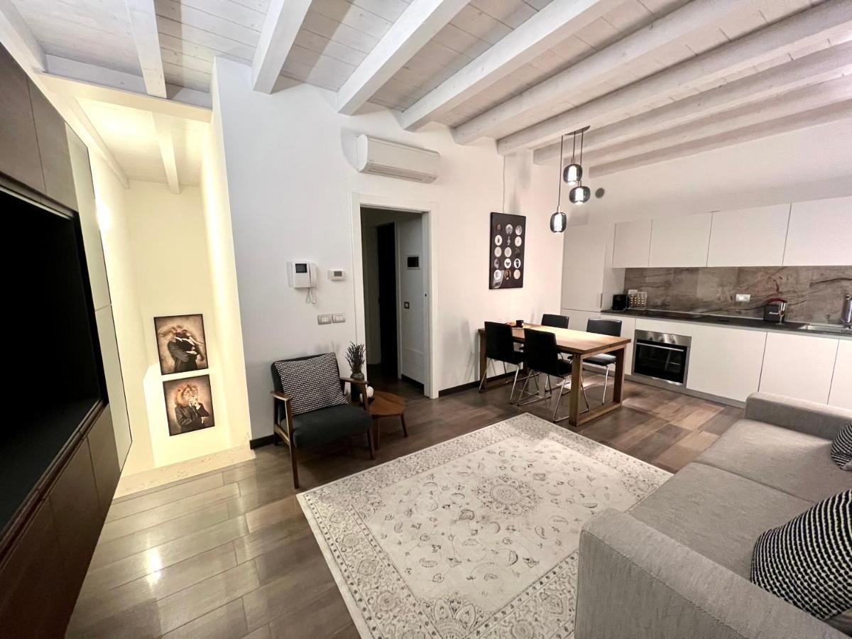 Paganini Suites And Apartments Sirmione Luaran gambar