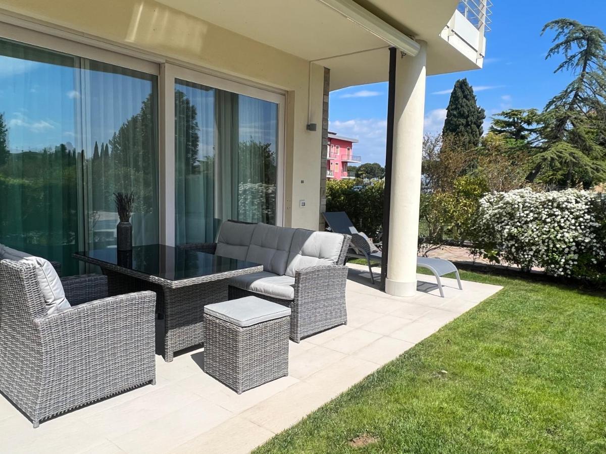 Paganini Suites And Apartments Sirmione Luaran gambar