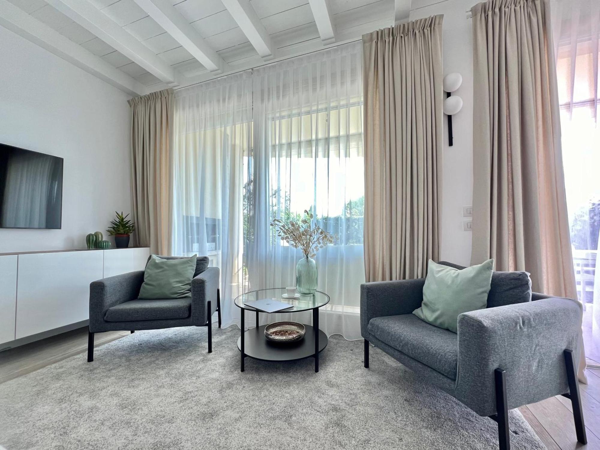 Paganini Suites And Apartments Sirmione Luaran gambar