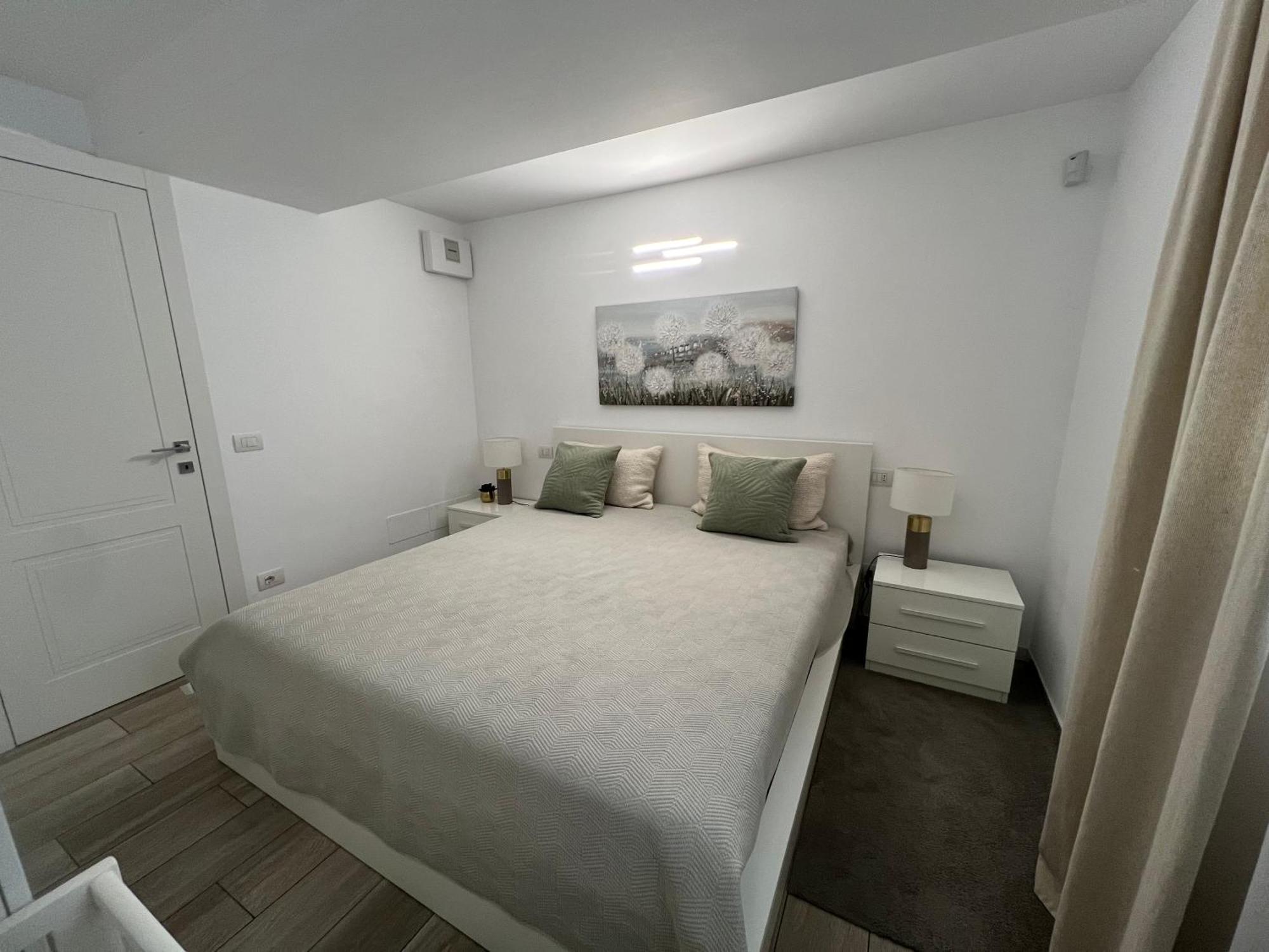 Paganini Suites And Apartments Sirmione Bilik gambar